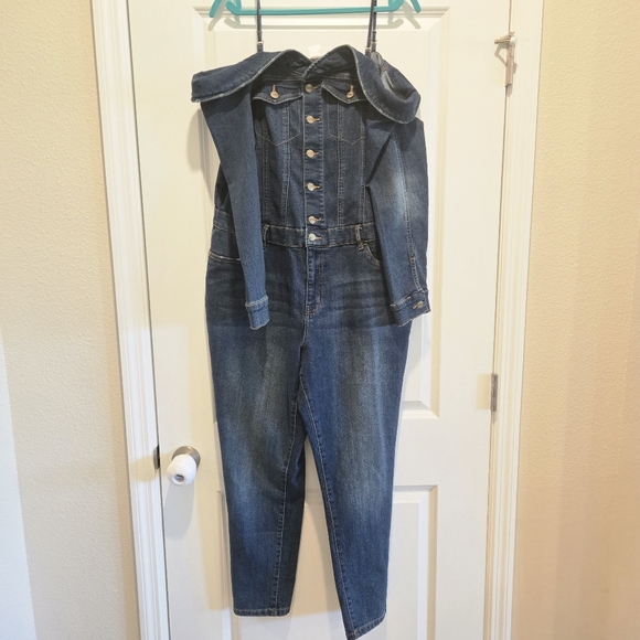 Venus NWOT Off-The-Shoulder Denim Jumpsuit - Dark Wash, Size 18 - Picture 7 of 14